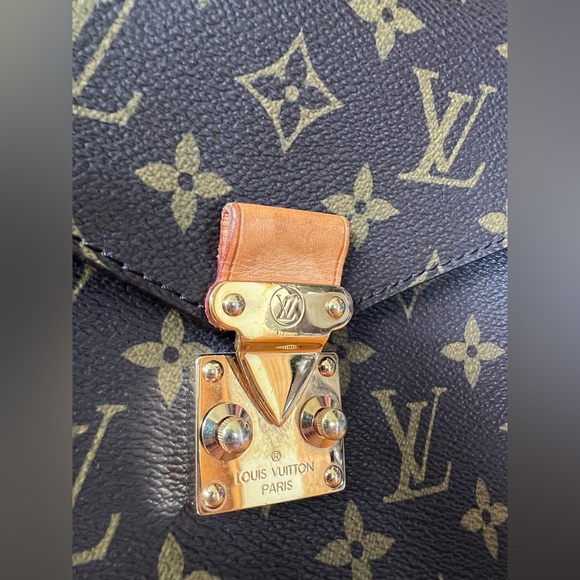 Louis Vuitton Monogram Canvas Metis Bag - Picture 3 of 11